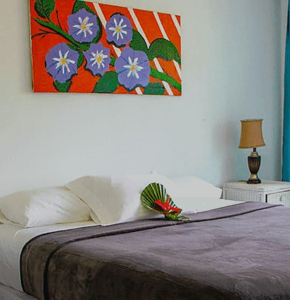 Greenwood Beach Resort Bailey Town  Екстериор снимка